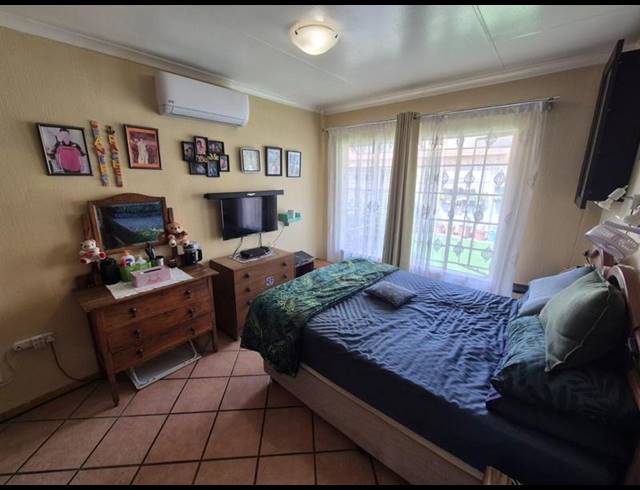 2 BEDROOM TOWNHOUSE FOR SALE IN ANNLIN